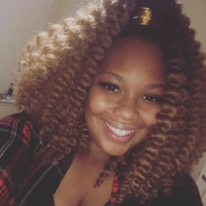 Meet your Posher, Alexis